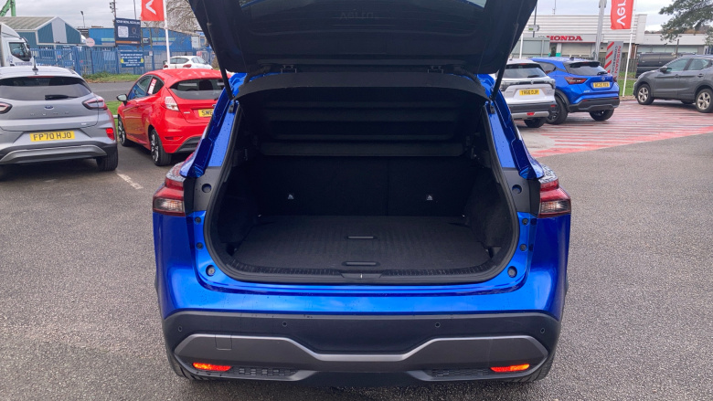 Nissan Qashqai 1.3 DiG-T MH N-Connecta 5dr Petrol Hatchback